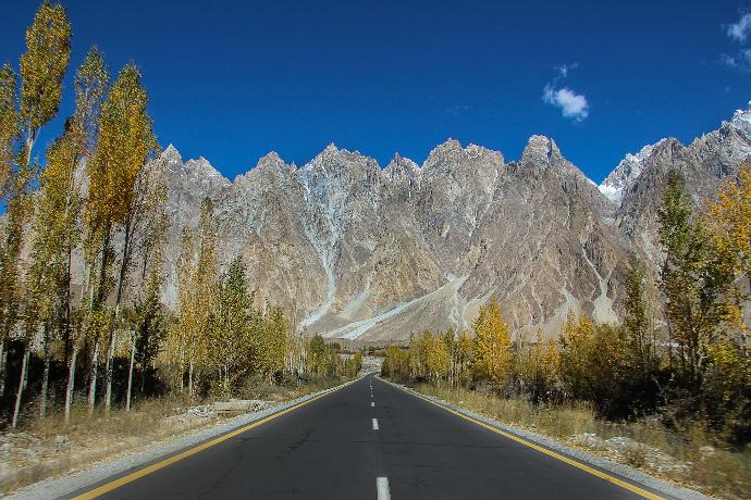 6 Days Gilgit Hunza Tour Package -Pakistan Tour Package from Islamabad